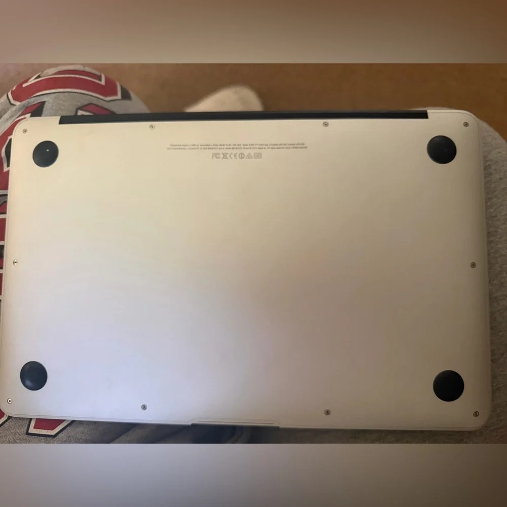 Apple MacBook in Sleek Silver